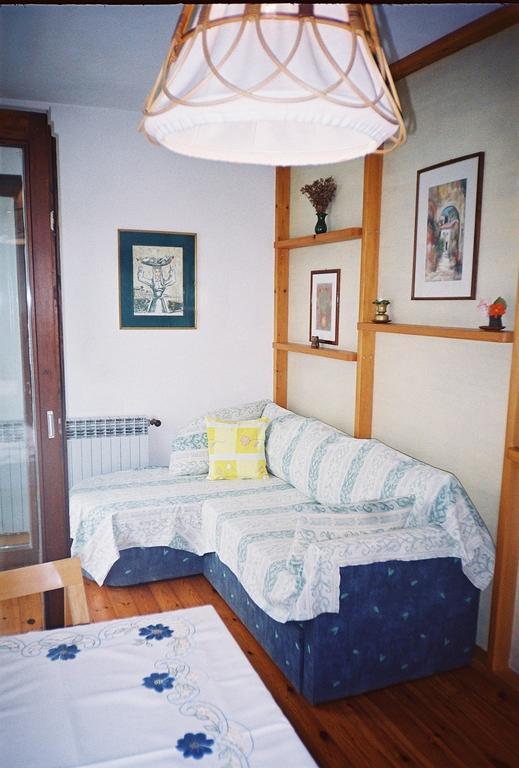 Apartments Ljuba I Mare Malinska Bilik gambar