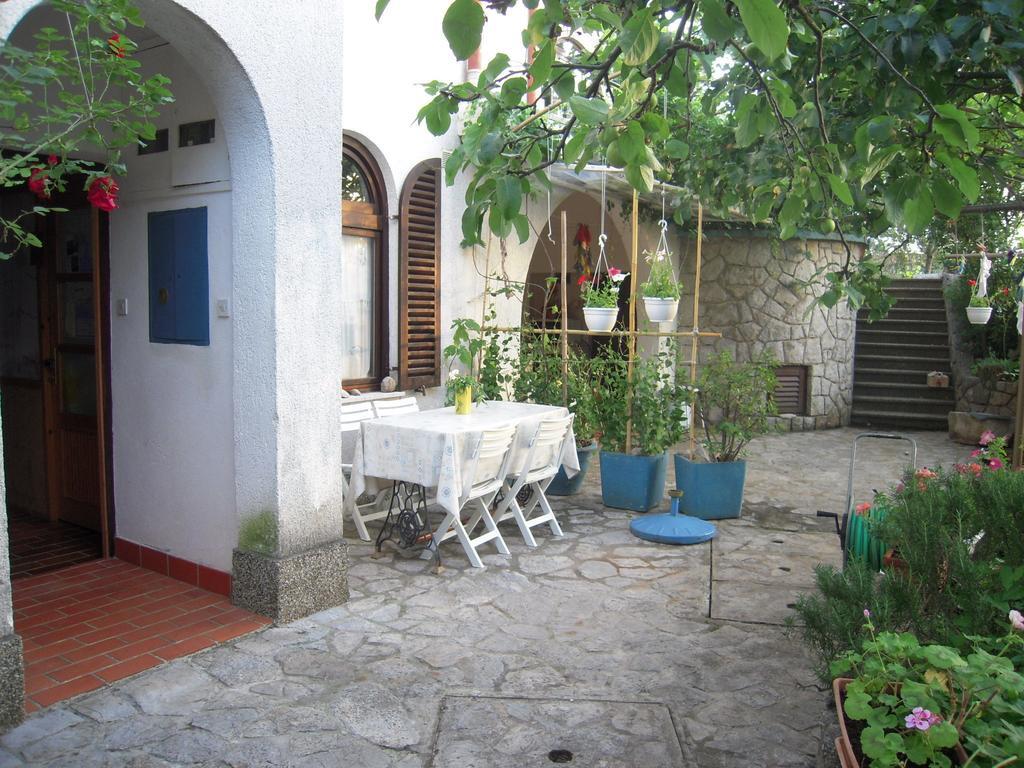 Apartments Ljuba I Mare Malinska Bilik gambar