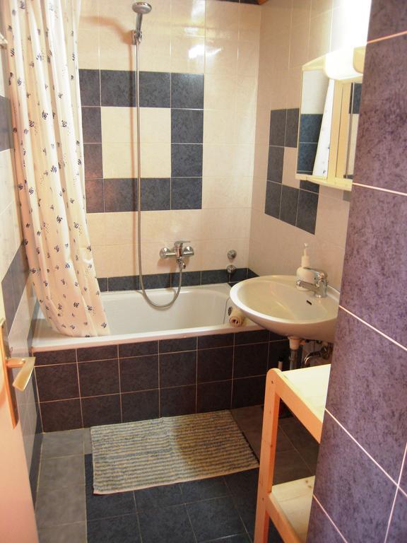 Apartments Ljuba I Mare Malinska Luaran gambar