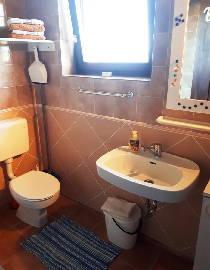Apartments Ljuba I Mare Malinska Luaran gambar