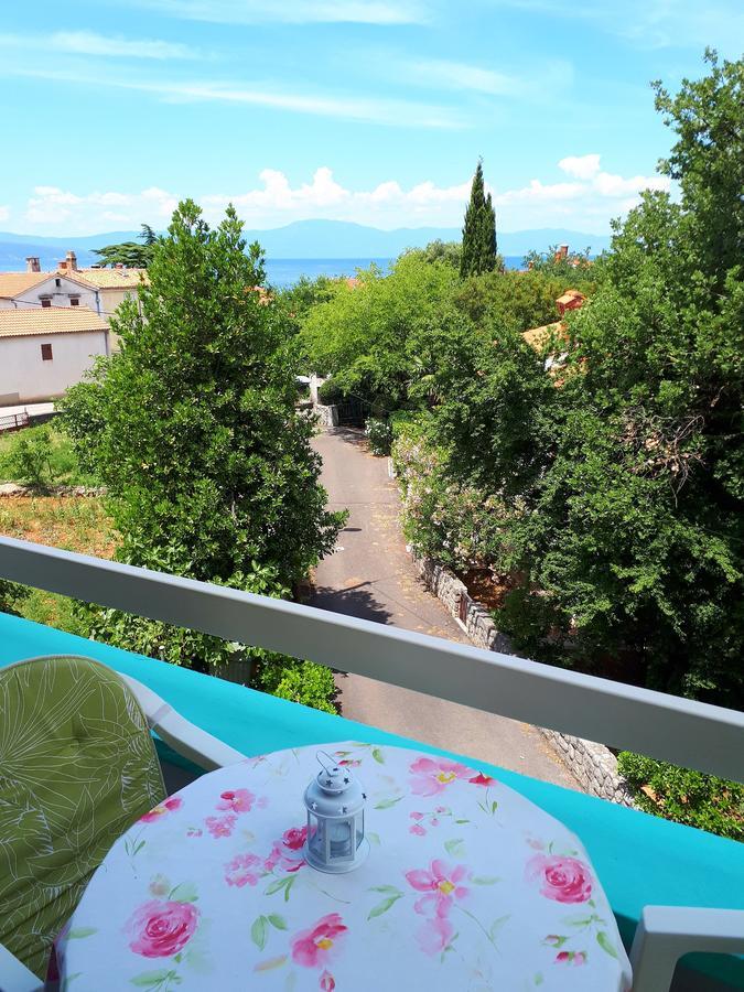 Apartments Ljuba I Mare Malinska Luaran gambar